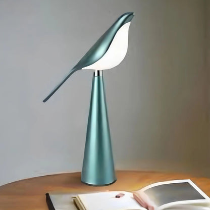 Serene Magpie Light