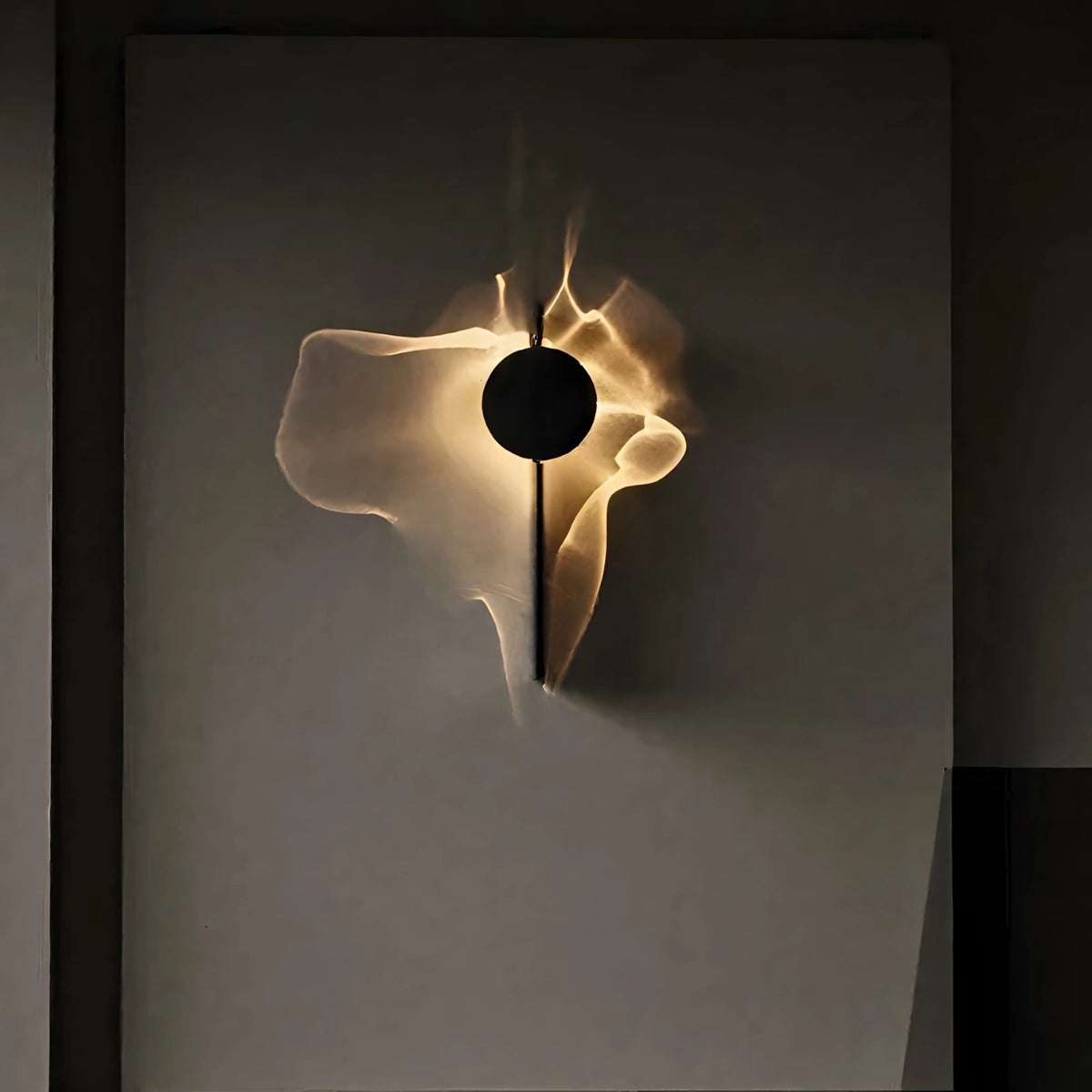 Velwave™ Wall Sconce